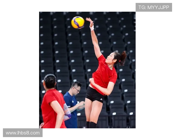 国际排联盛赞朱婷：手腕伤后一年重返巅峰