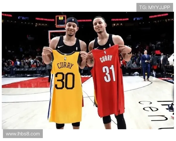 库里的三分弧线：我和搭子的十年青春修行